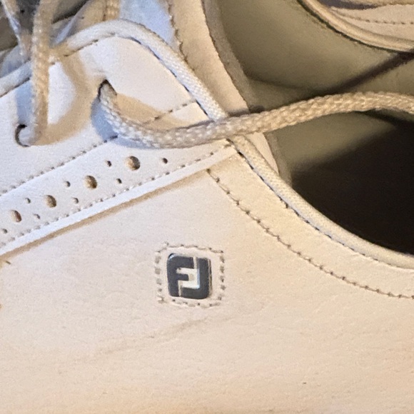 FootJoy White Leather Oxfords with Pink Sole - Picture 4 of 8